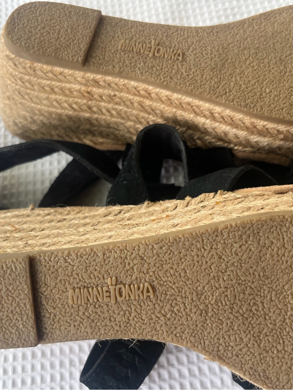 Minnetonka Black Suede Strappy Espadrille Wedge Sandals … - Picture 3 of 4
